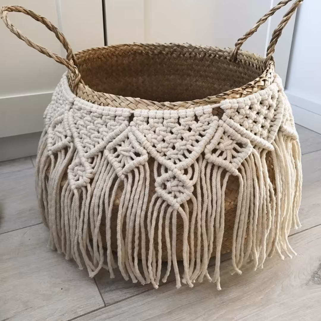 آویز مکرومه سبد حصیری.  در ابعاد 100 در 30  ....بدون سبد....