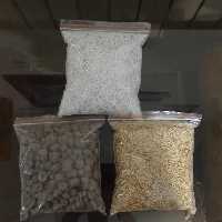 پک سه بسته پرلیت ، لیکاپون و پوست برنج مناسب جهت استفاده در خاک گلدان های آپارتمانی با قابلیت سبک سازی خاک و افزایش زهکش