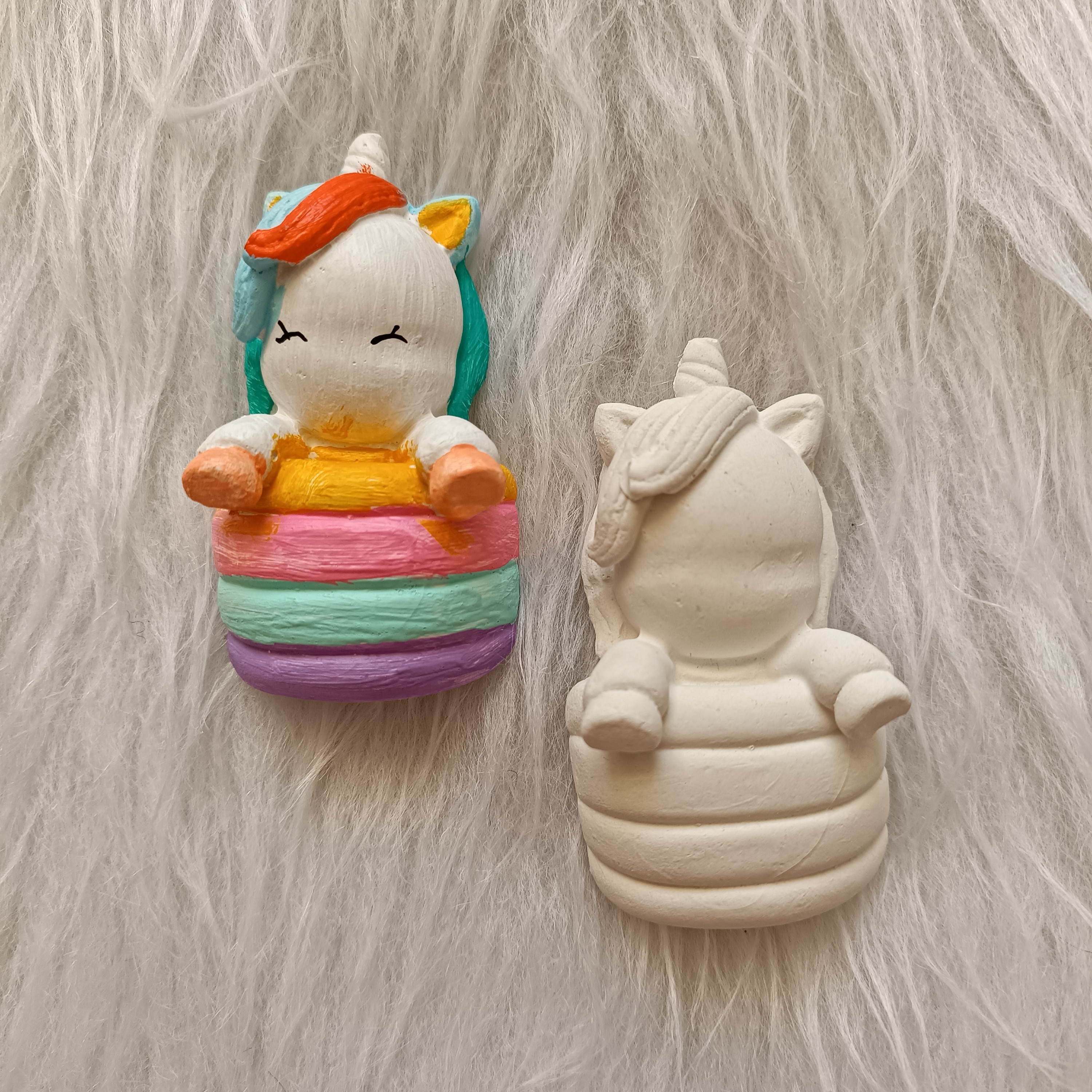 مجسمه خام  تک شاخ رنگین کمانی