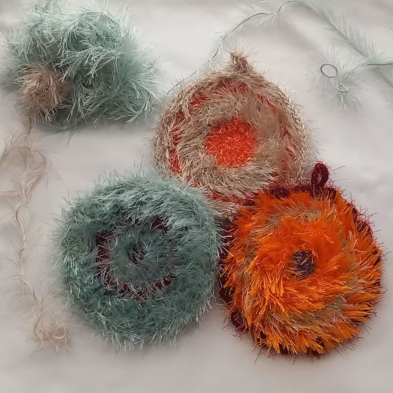 اسکاج یوموش در رنگهای مختلف