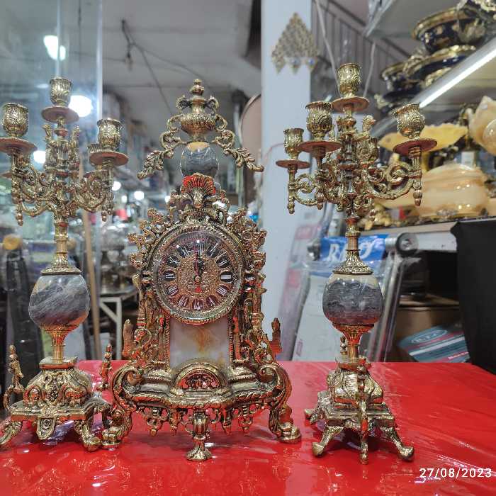 ست ساعت برنز و دوتا شمع دانی ارتفاع 42 سانت 