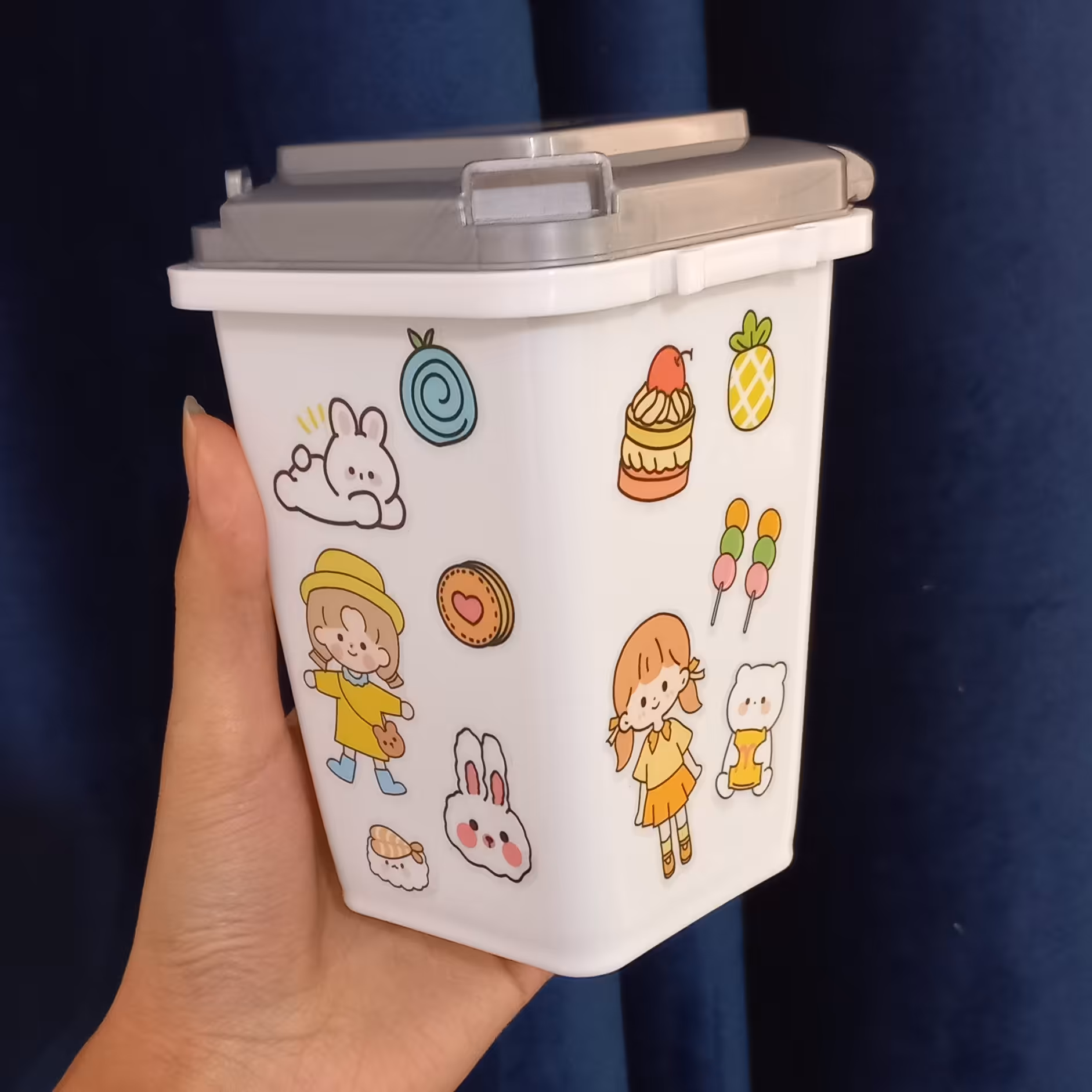 پینترستی سطل آشغال رومیزی پینترستی سفید و صورتی جاقلمی پینترستی