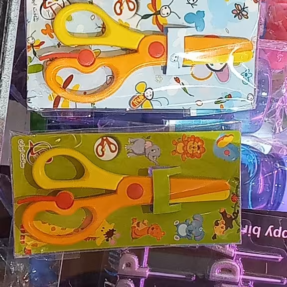 قیچی لبه پلاستیکی بدون خطر