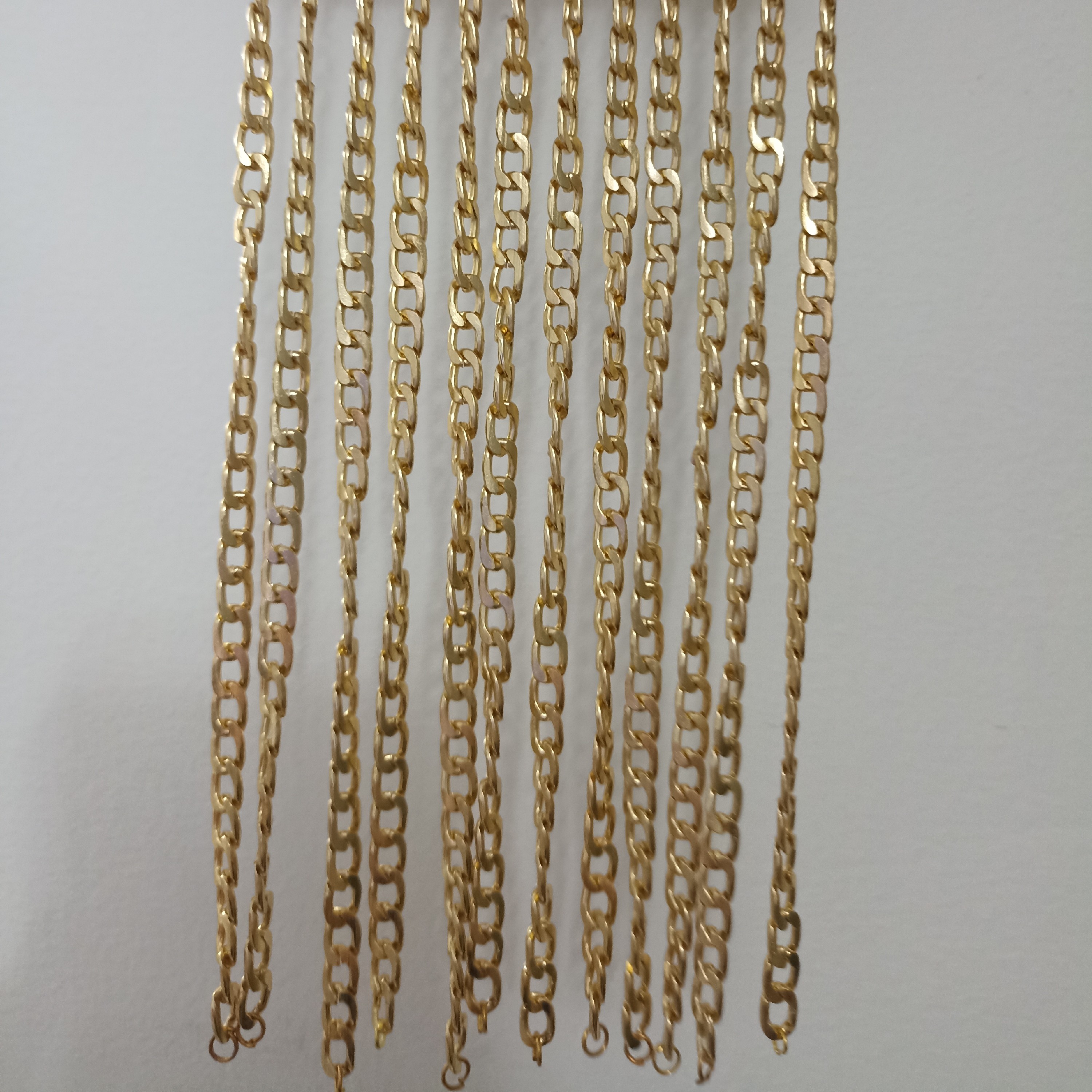 دستبند طلایی زنجیری