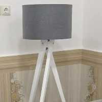 آباژورسه پایه چوبی  رنگی  ایستاده کنارسالنی(پس کرایه )