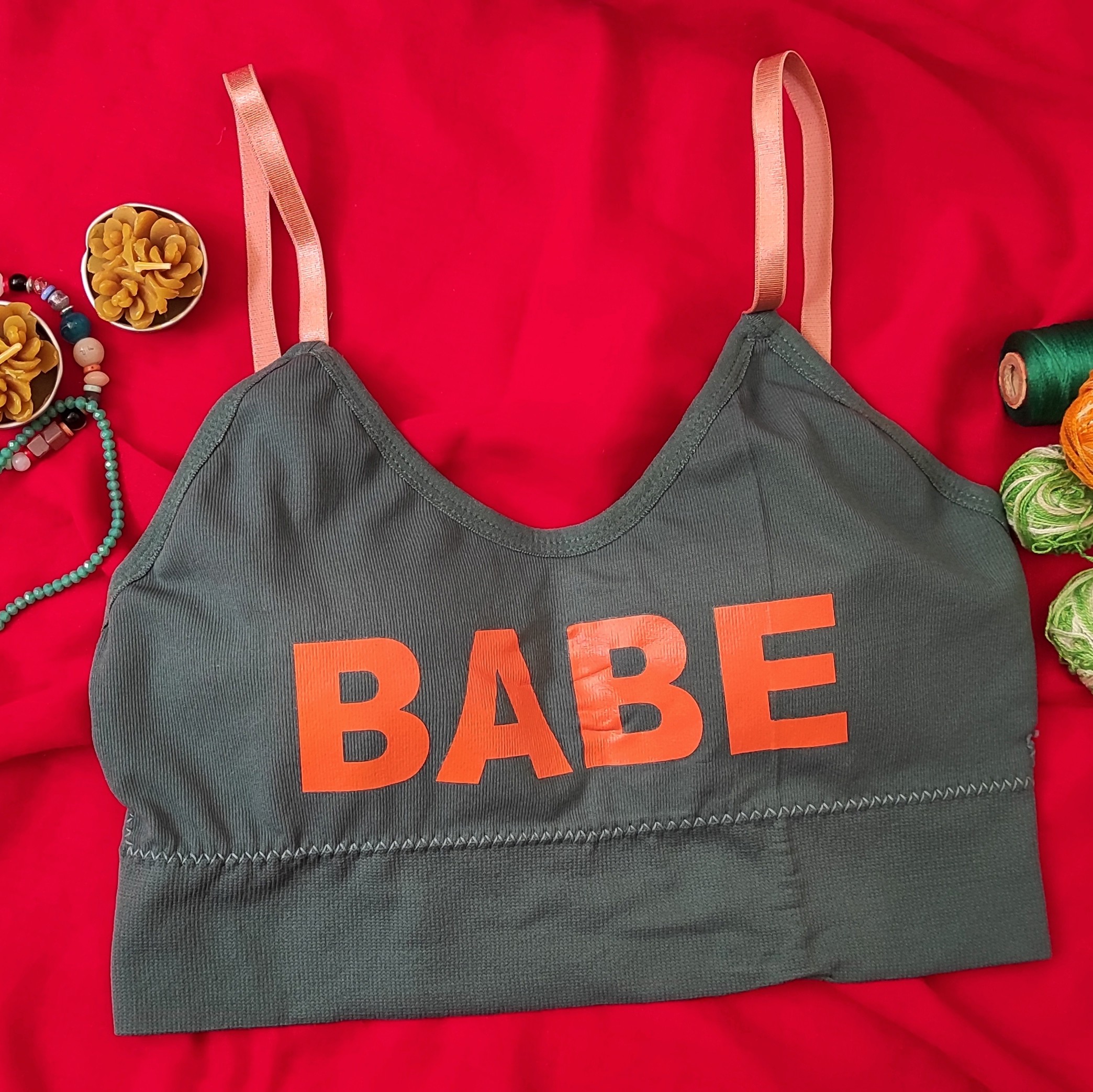 نیم تنه رنگ سبز تند.طرح babe.سایز 70 تا 85