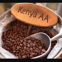 قهوه اسپرسو عربیکا کنیا رست تازه مدیوم دارک ویژه مش کمیل-1KG