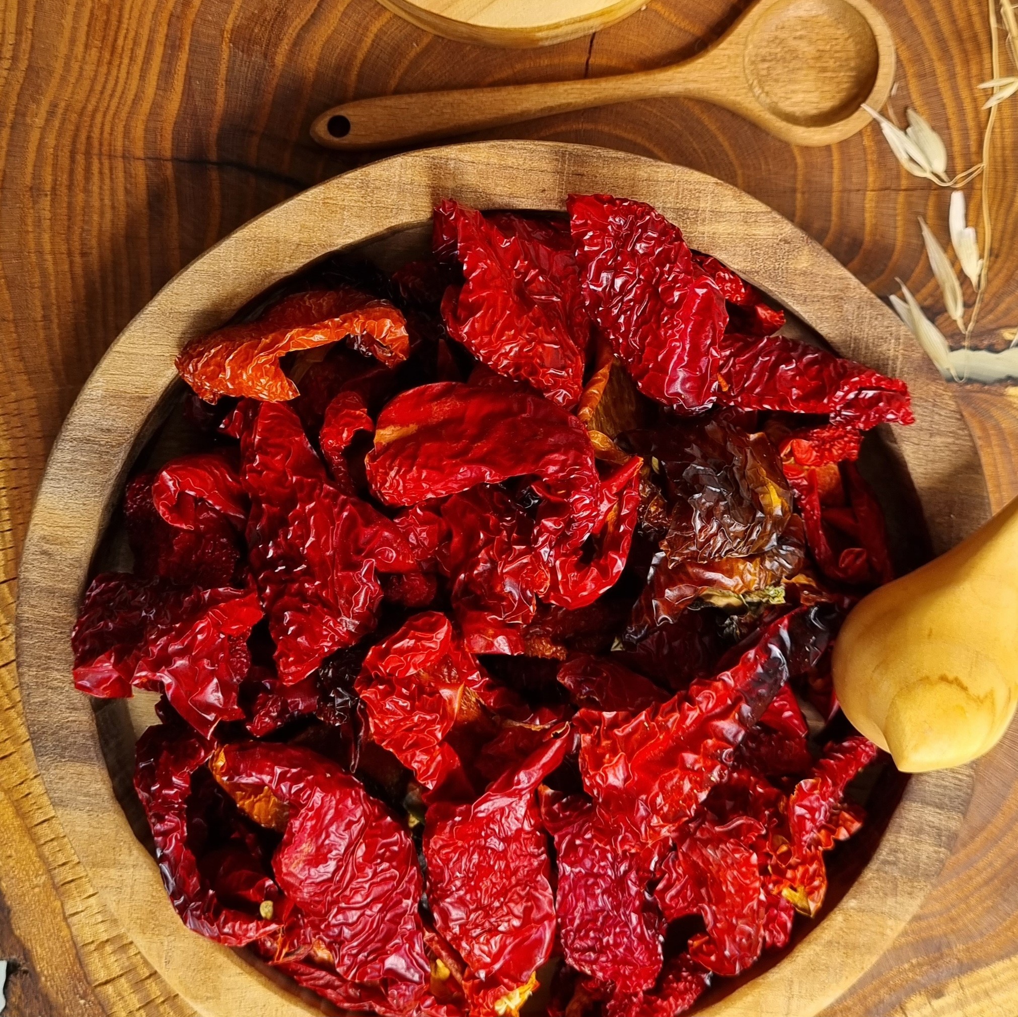 فلفل دلمه ای رنگی خشک شده