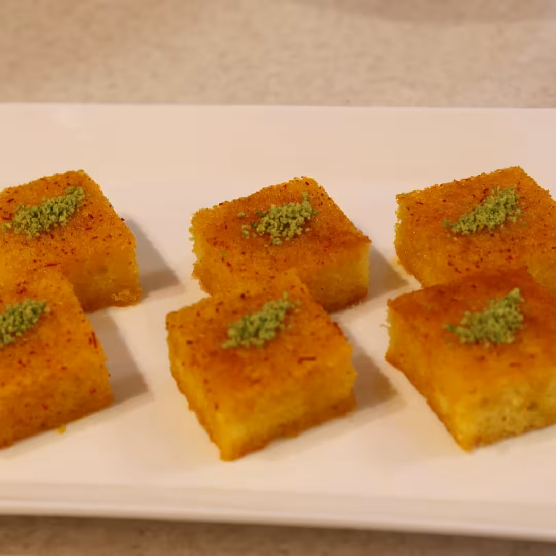 کیک شربتی زعفرانی 6 عدد(ارسال بصورت پس کرایه و در مقصد)