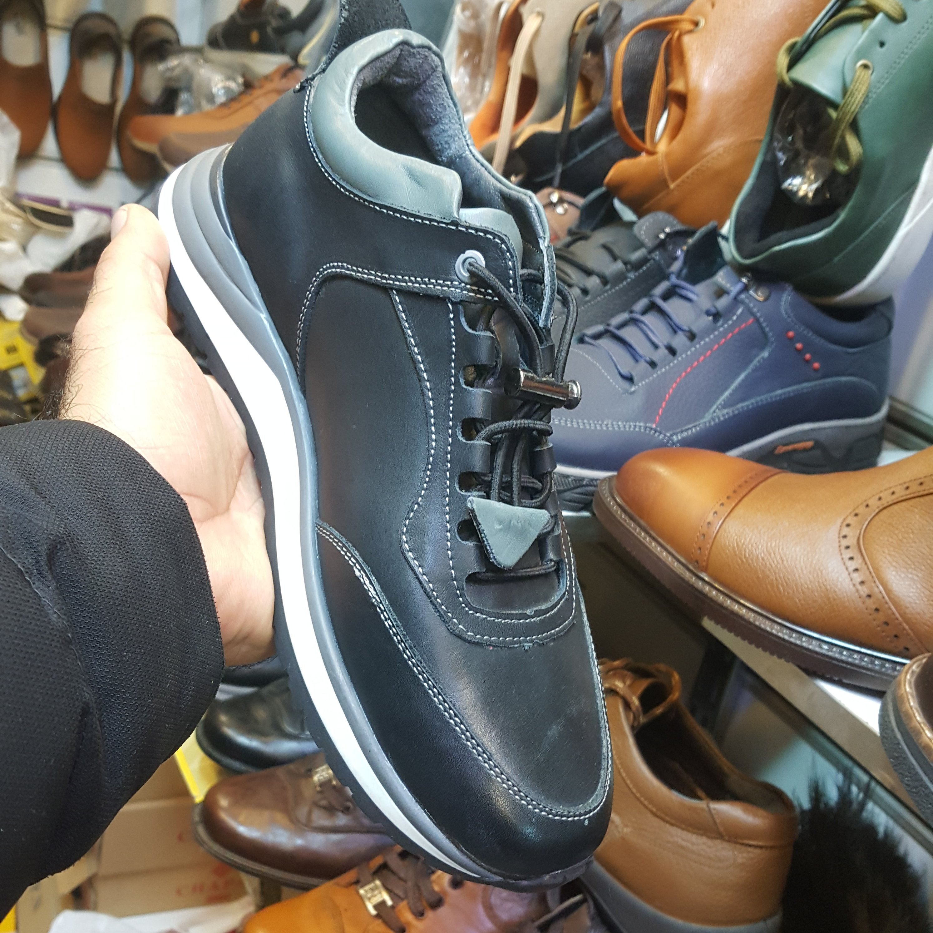 اسپورت مردانه خاص و شیک؛رویه و آستر تمام چرم زیره کار ترمو