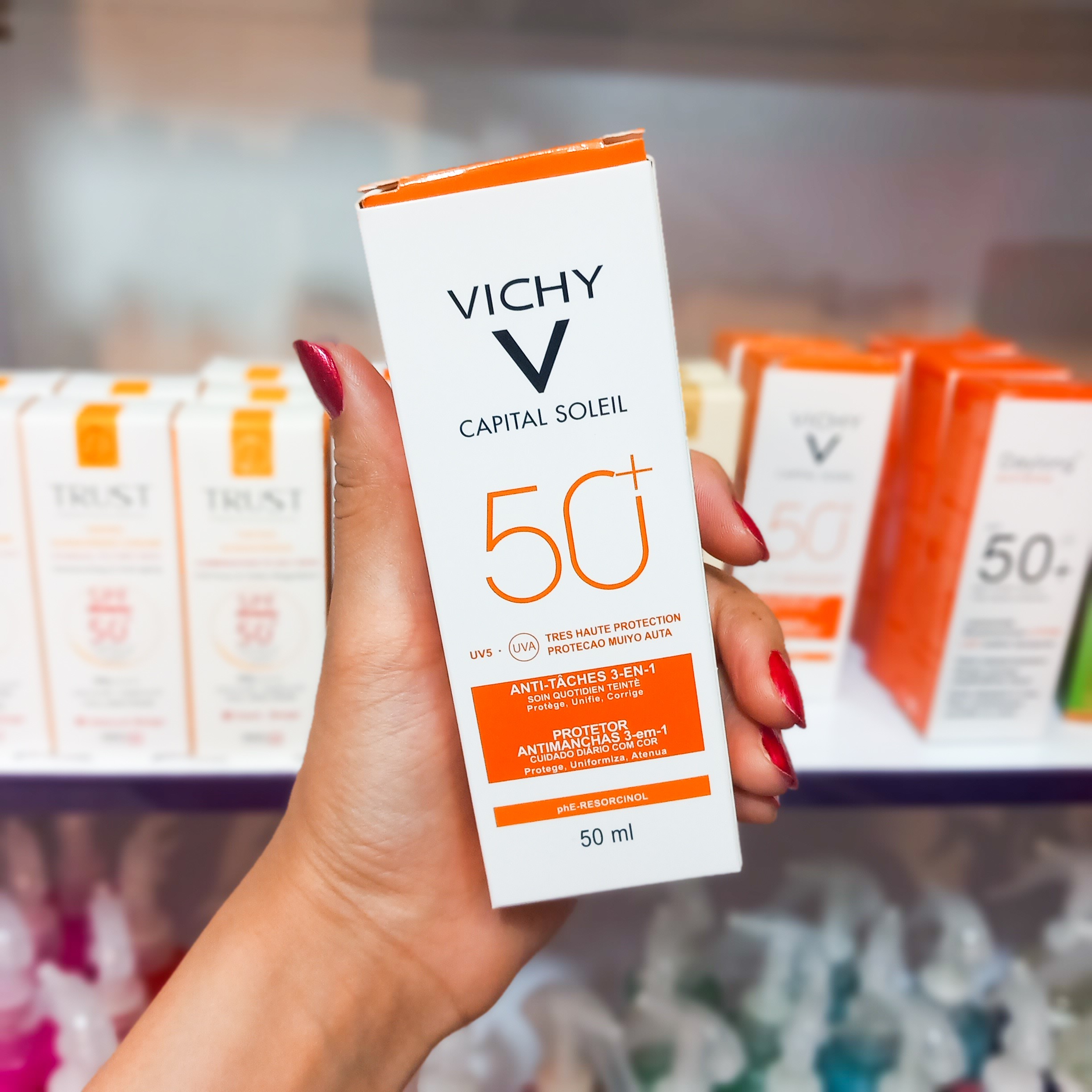 ضدآفتاب و ضدچروک کاپیتال سولیل ویشی Vichy مدل 3 در 1 حجم 50 میل