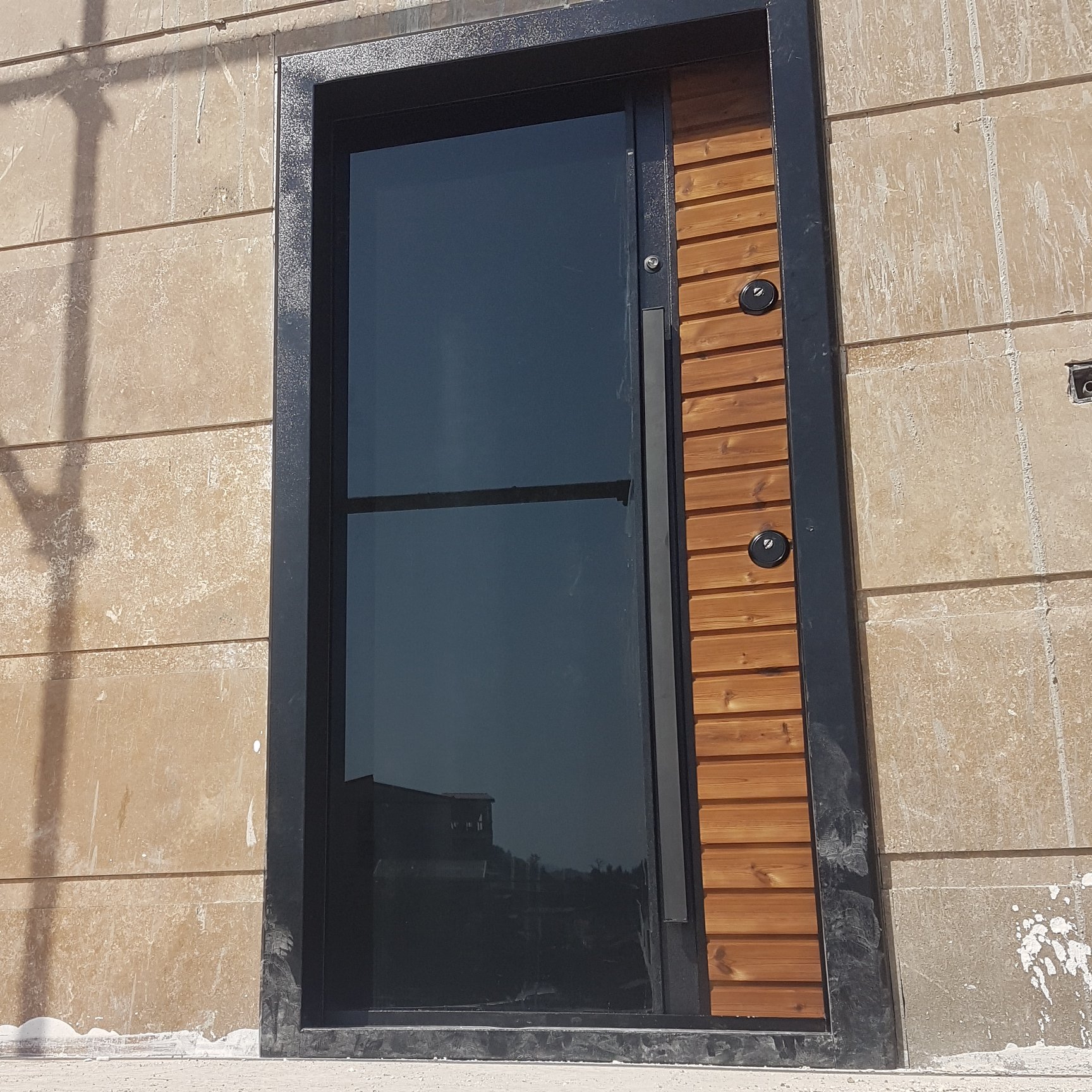 درب ضد سرقت چو ب ترموود همراه با شیشه سکوریت