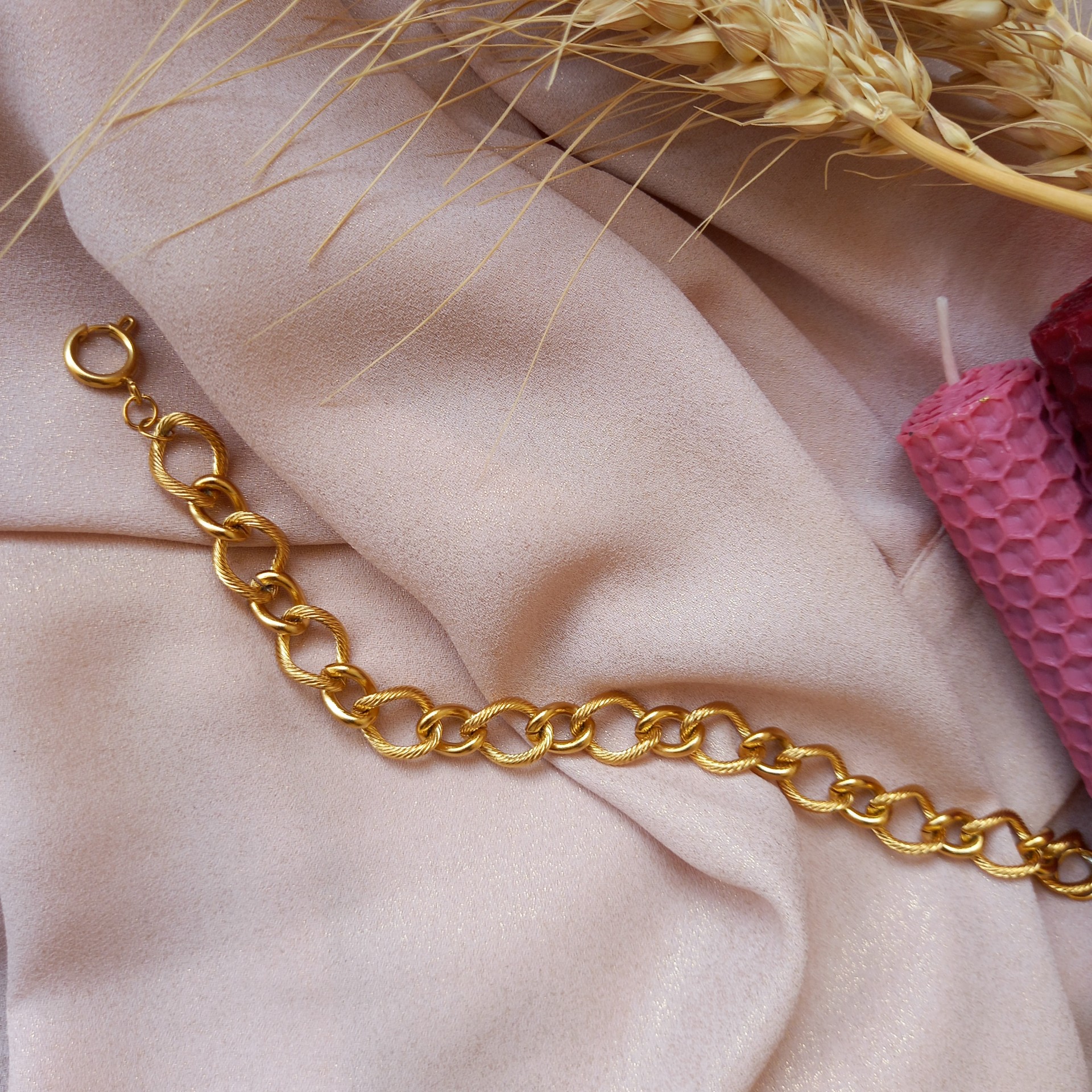 دستبند مشابه طلا