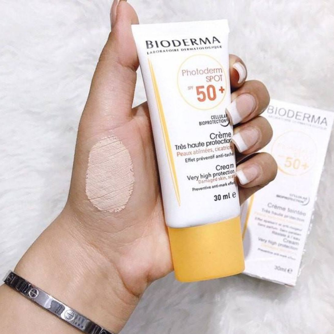 ضدآفتاب بی رنگ بایودرما مدل اسپات spf50