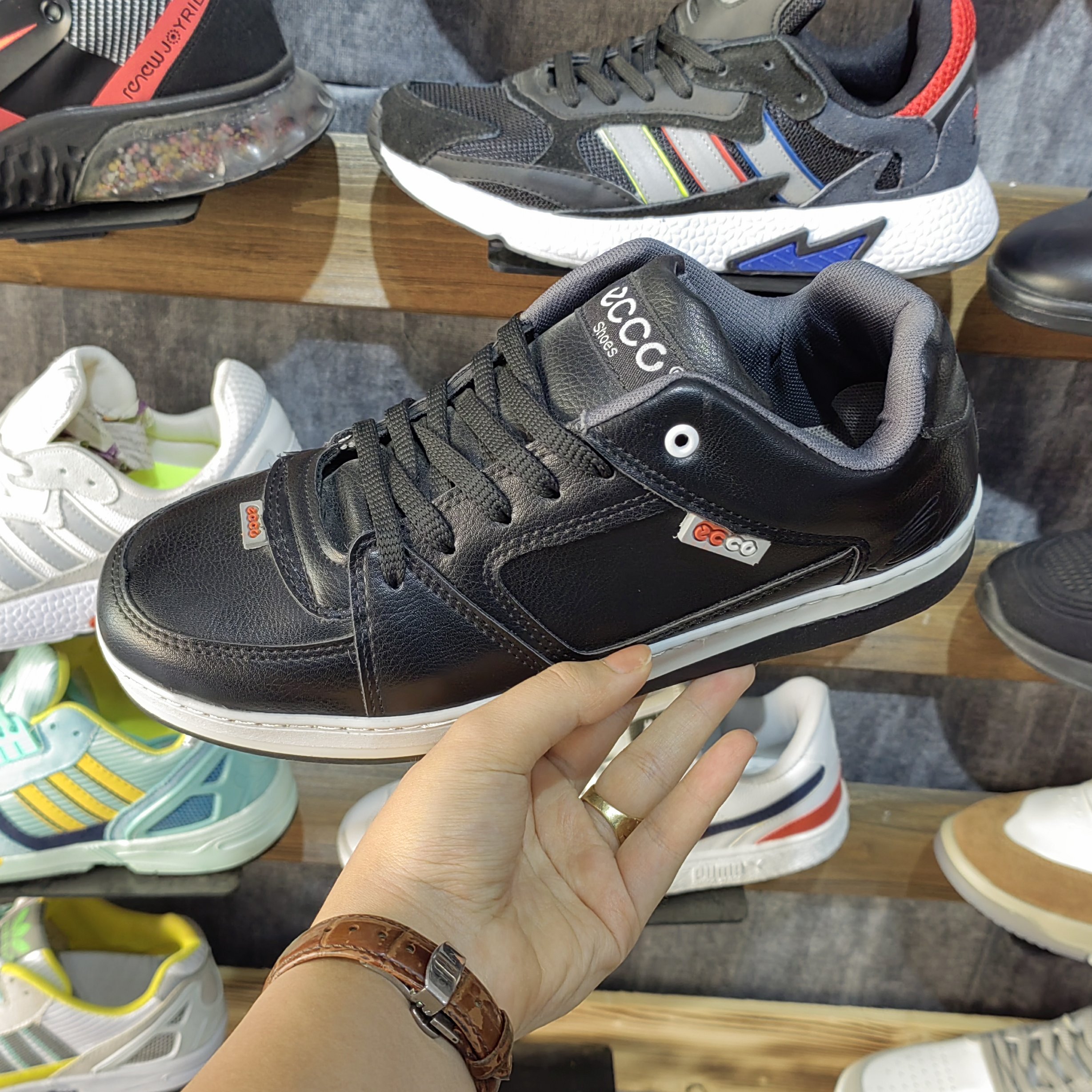  کتونی اکو مشکی سایز 41 و 40