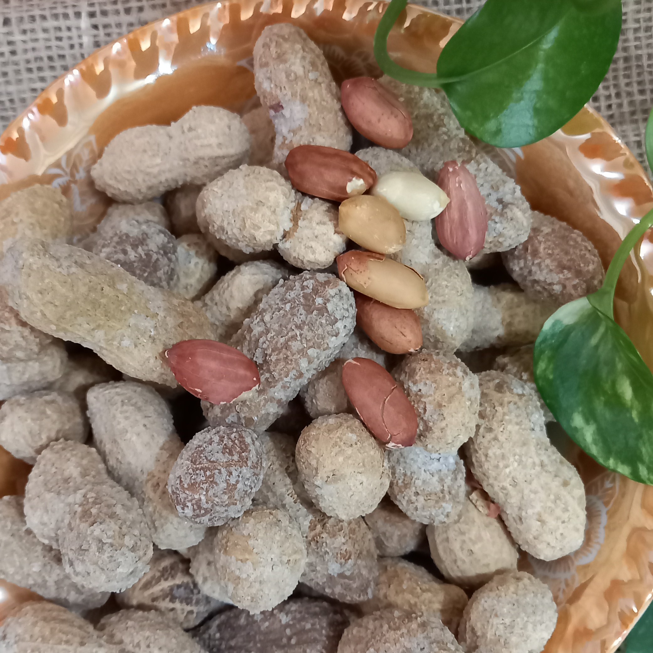 بادام زمینی شکری با پوست(250گرمی) تضمین کیفیت