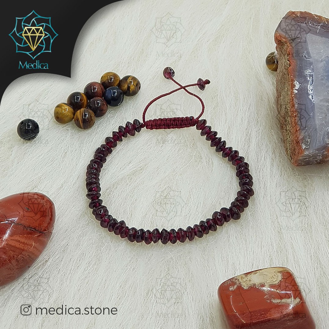 دستبند سنگ گارنت رودولایت (بیجاده)طبیعی
تراش عدسی سایز 4 بسیار خاص و باکیفیت