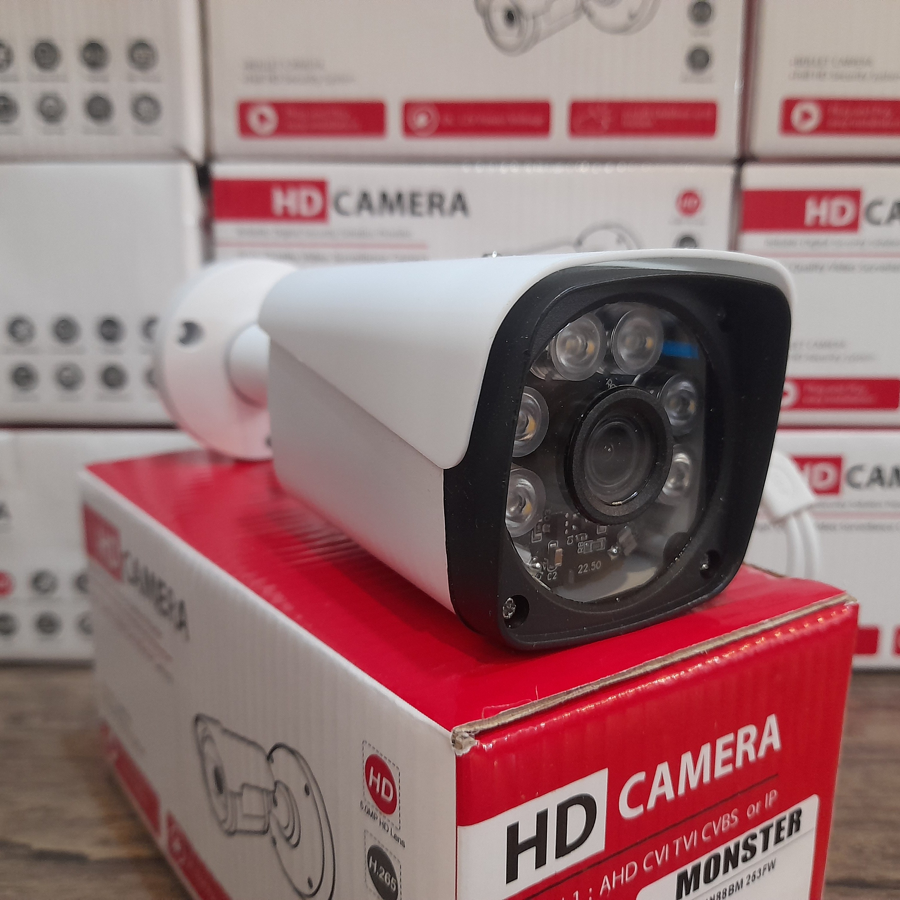 دوربین مداربسته برند Monster دید در شب رنگی 2 مگاپیکسل