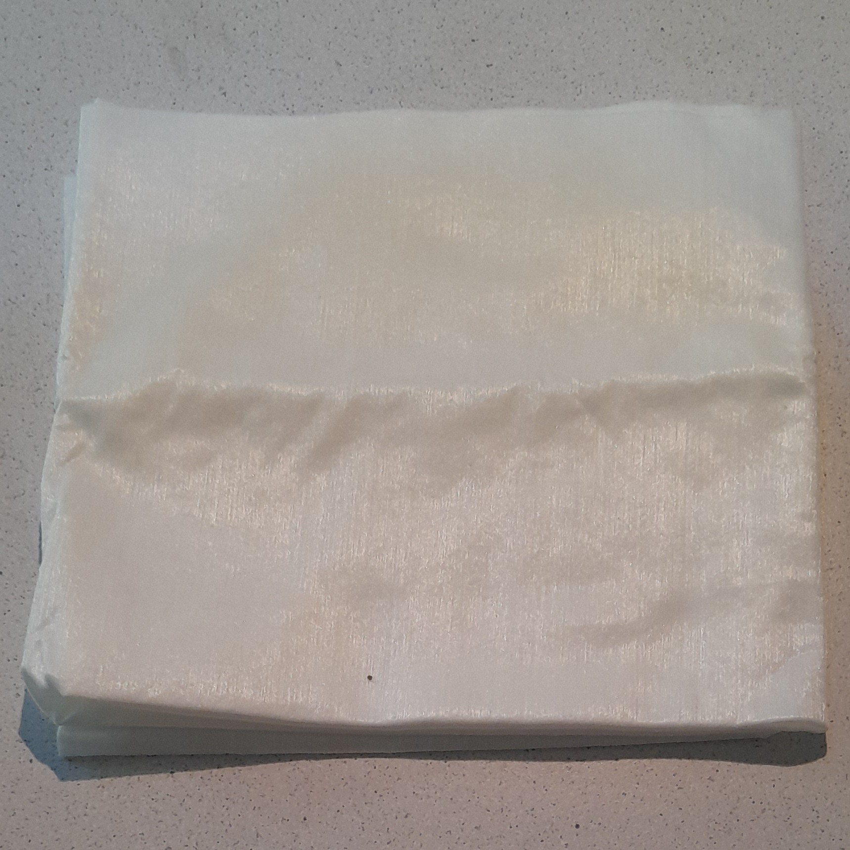 حوله یکبار مصرف 40 در 40 گرماژ 50 بسته200عددی