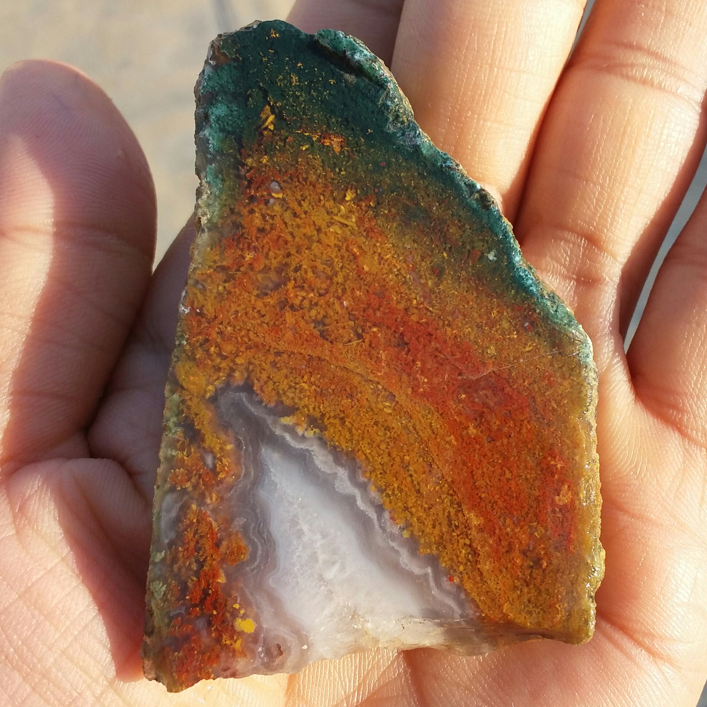 اسلایس سنگ راف عقیق منظره 7رنگ 3قلعه بسیار دیدنی شاهکار خلقت کاملا طبیعی
با قا3بلیت ساخت چند نگین دیدنی و محشر
 کد 7996