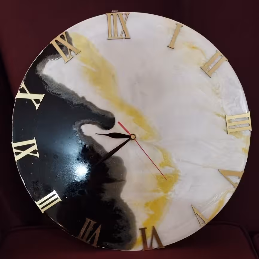 ساعت رزینی دست ساز ،با سایز 40 در40 قیمت مناسب 