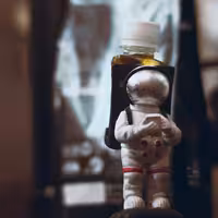 عطر  وی ای پی 212 مردانه 10 گرمی قیمت عمده