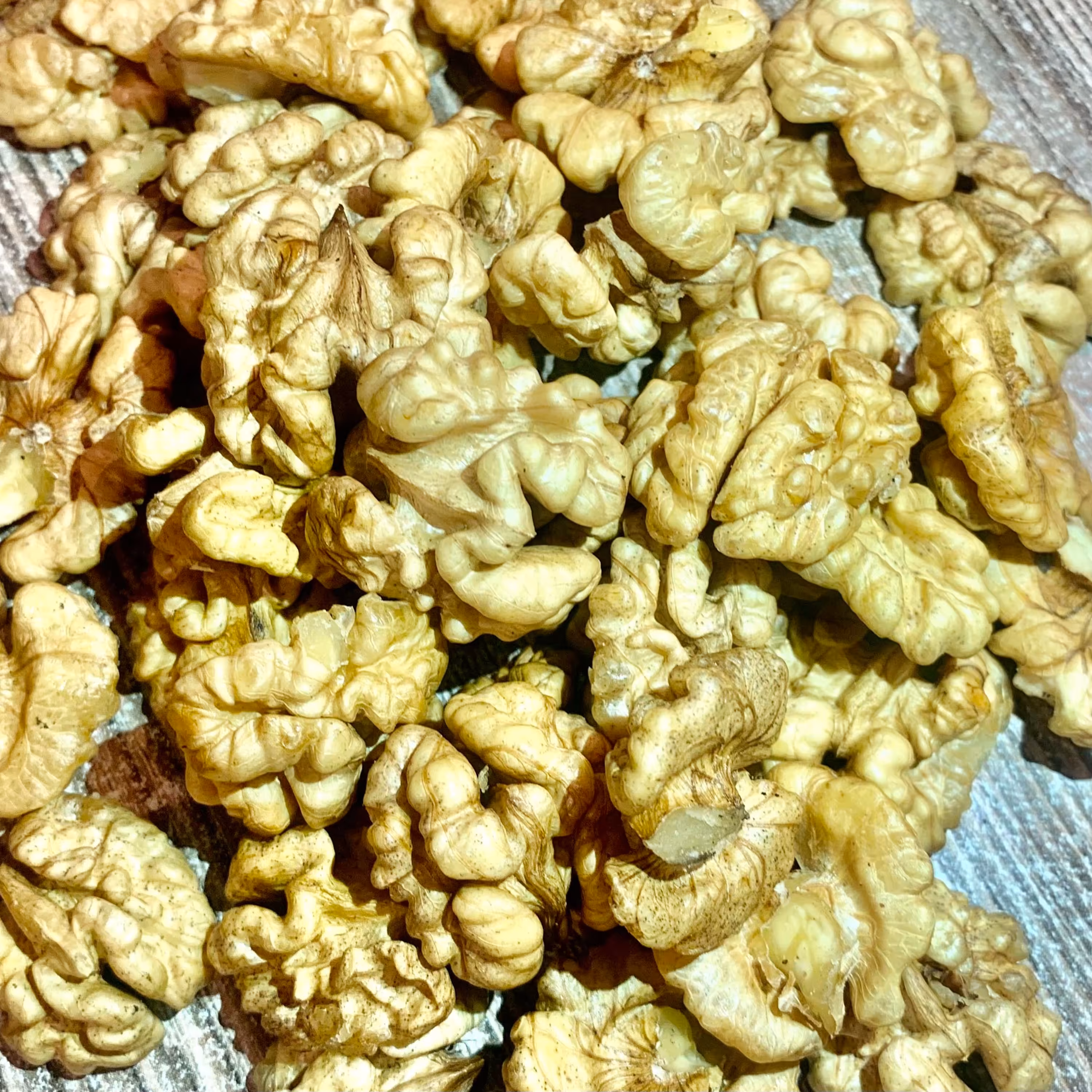 مغز گردوسفید اعلا از دامنه های سهند اذربایجان مراغه(900گرم)