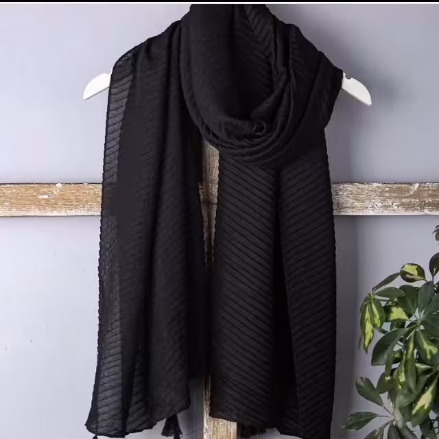 شال پلیسه عرض کار 60 طول کار 100 بسیا  ر لطیف مناسب فصل بهار 