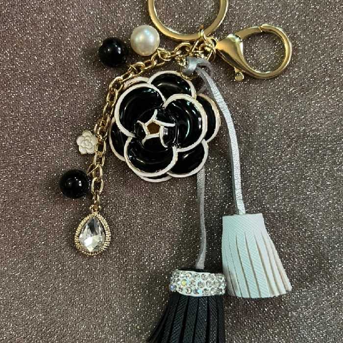 ارسال رایگان آویز کیف لوکس