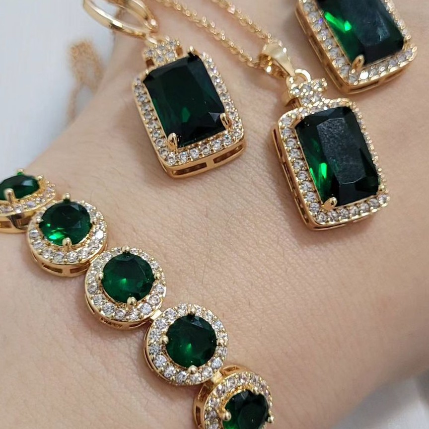 نیم ست نگین سبز 