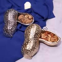 بادام زمینی نقره ای