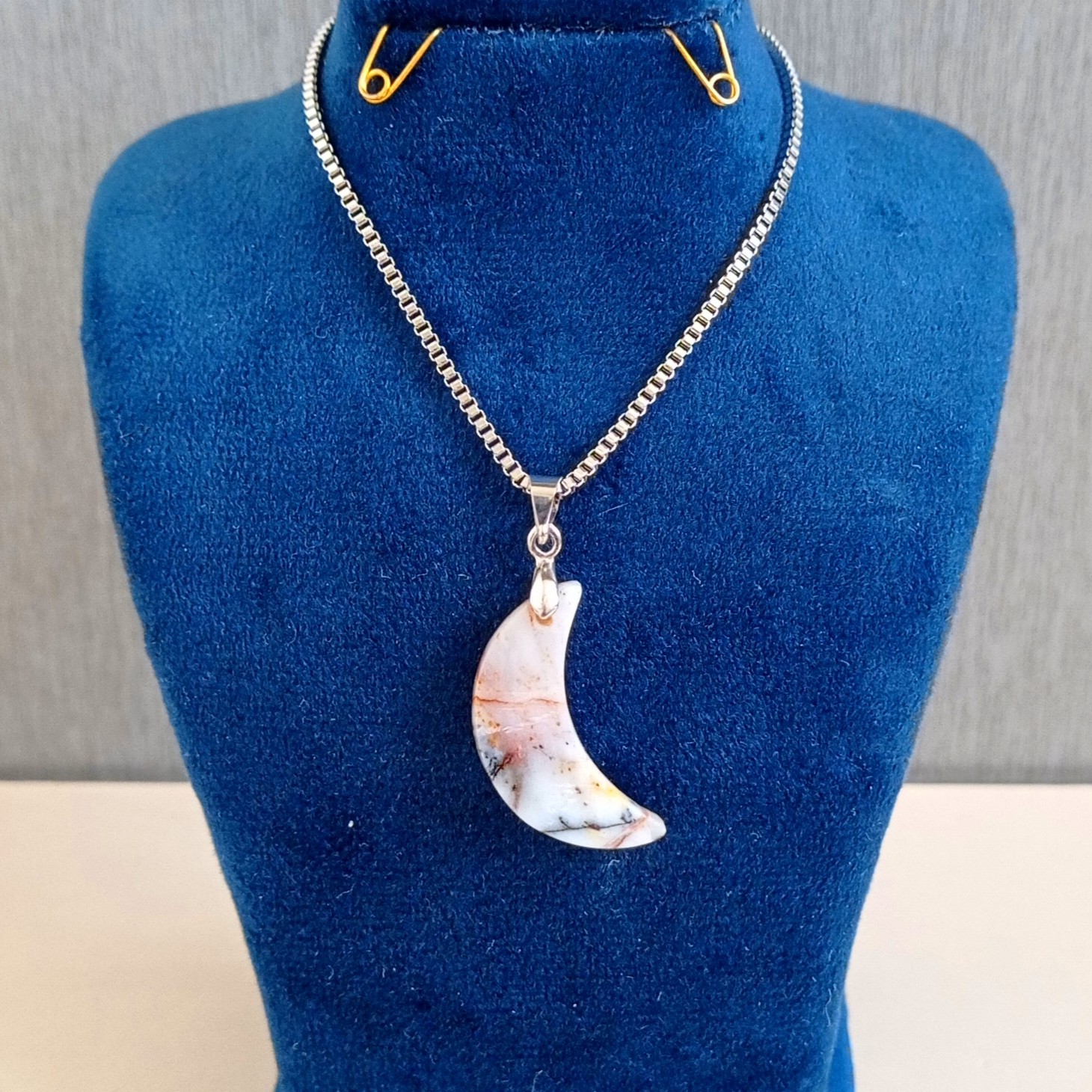 گردن آویز طرح ماه