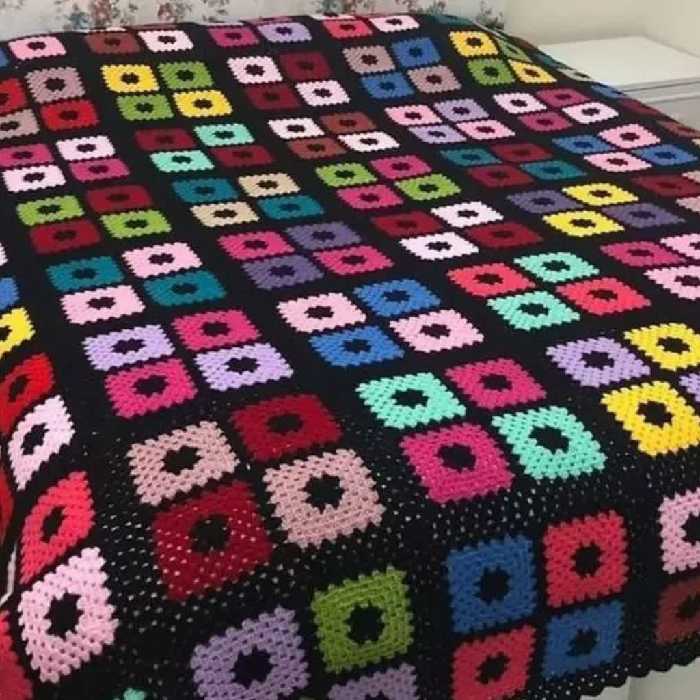 روتختی دونفره بافته شده با کاموای ترک قابل سفارش در رنگ. سایز دلخواه شما