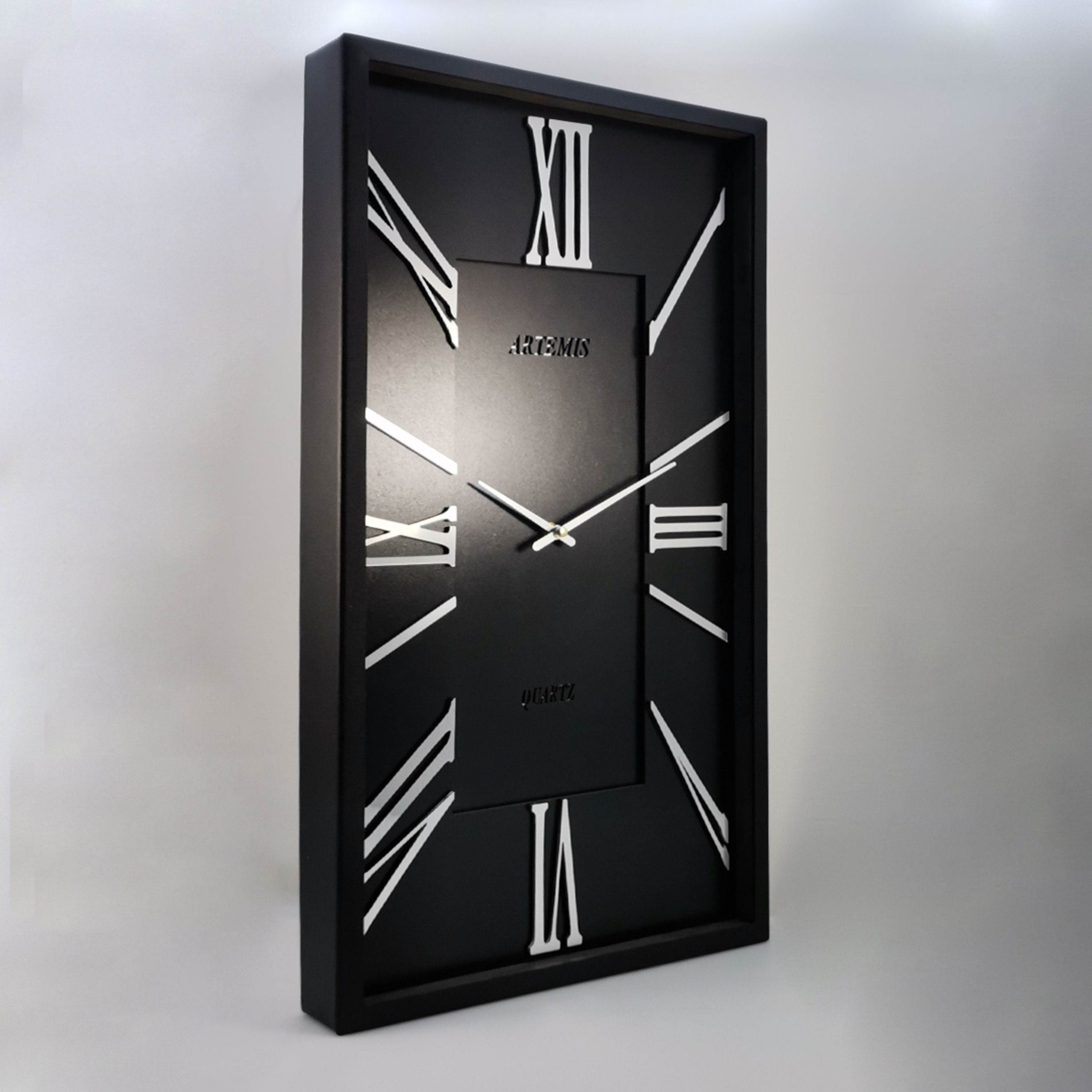 ساعت دیواری آرتمیس مدل 2028 مشکی(زه مشکی و صفحه مشکی) و اعداد سیلور(نقره)