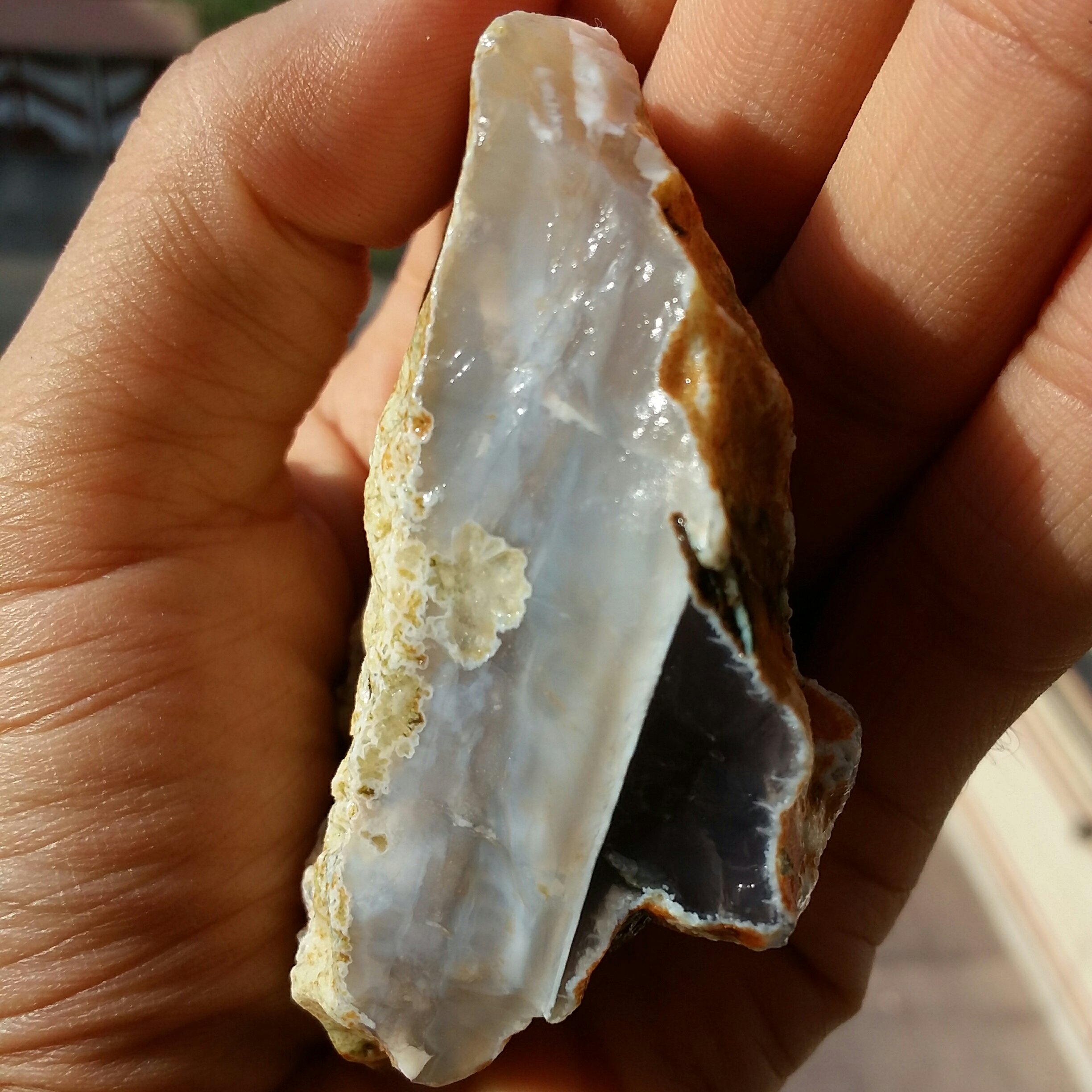 سنگ راف عقیق دو رنگ سلیمانی خرمایی دیدنی
100درصد طبیعی
شاهکار خلقت دو طرفه با قابلیت ساخت چند نگین فوق العاده