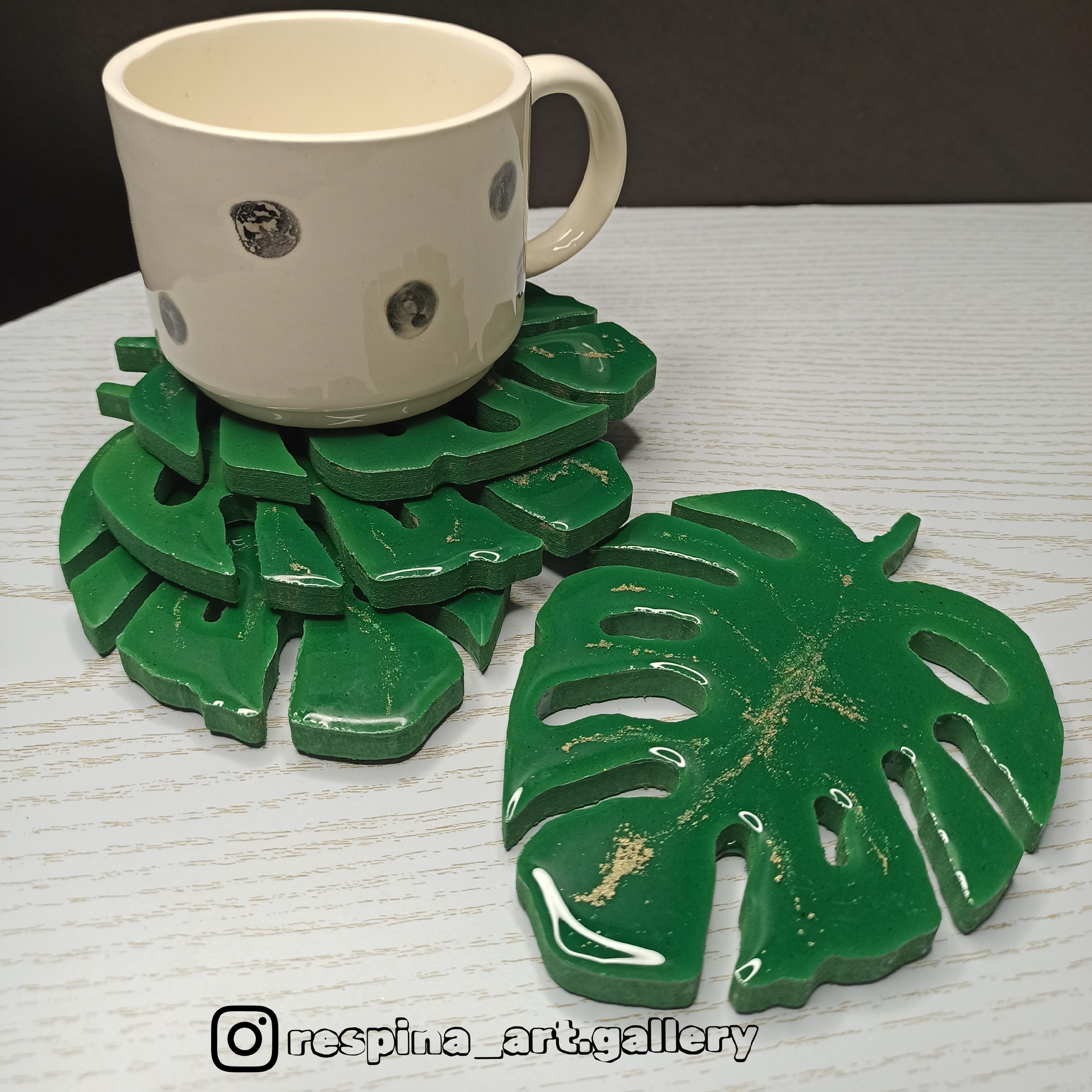 ست زیرلیوانی چوبی با کاور رزین طرح برگ
4 عددی
قابل سفارش در تعداد مختلف