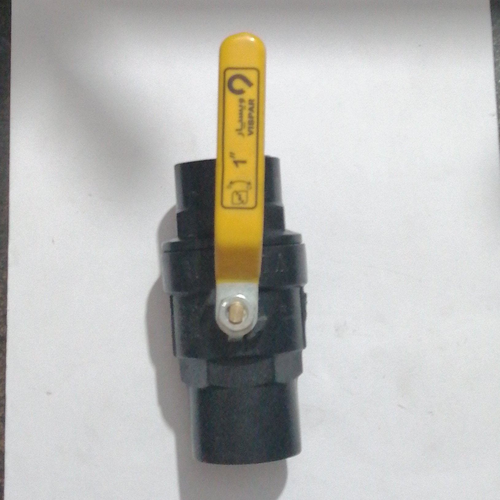 شیرتوپی دسته فلزی 25  جنس بدنه پی وی سی