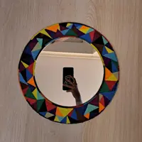 آینه نمدی به قطر 36cm به صورت چهل تکه با رنگبندی بسیار متنوع