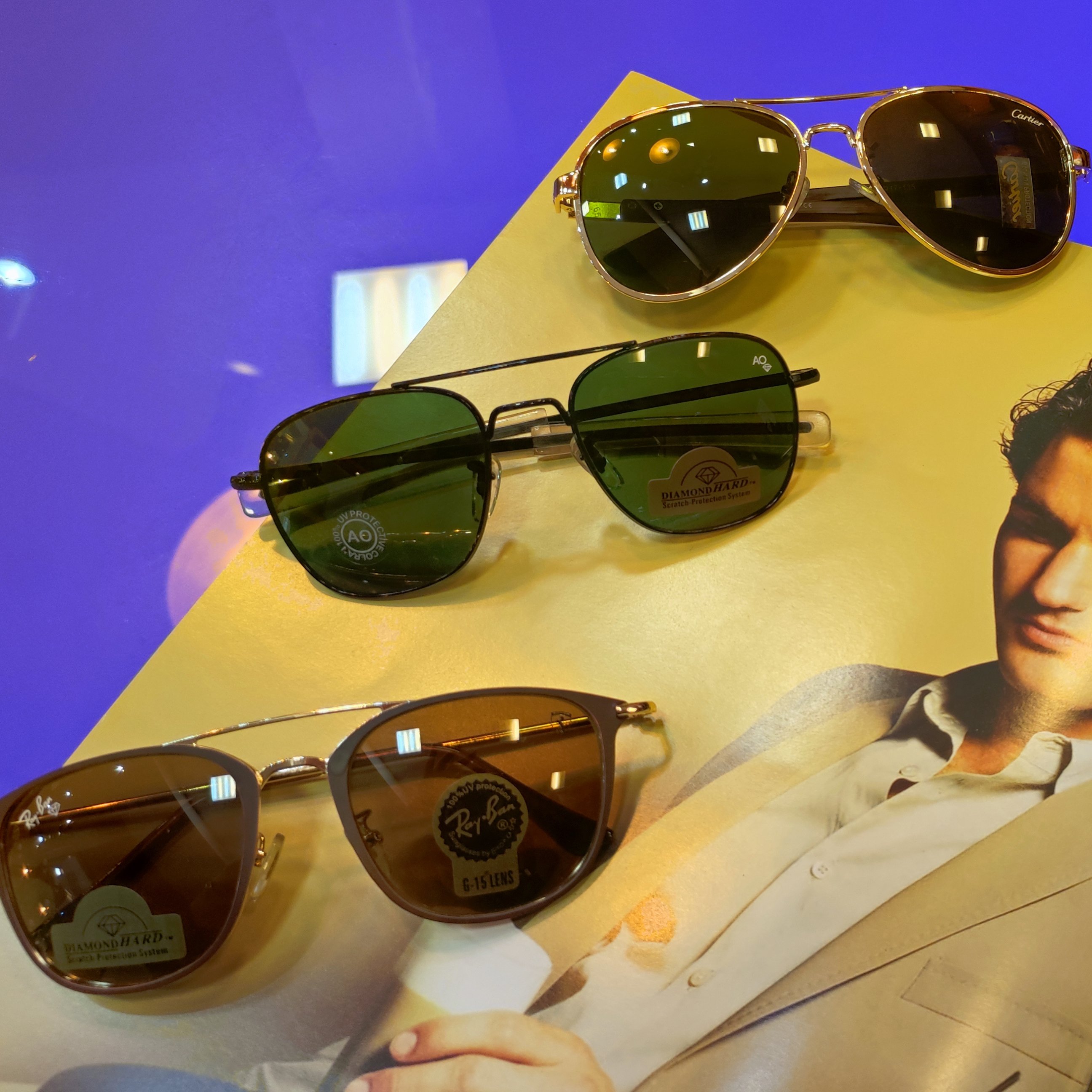 عینک ریبن ، جنس عدسی سنگ و شیشه