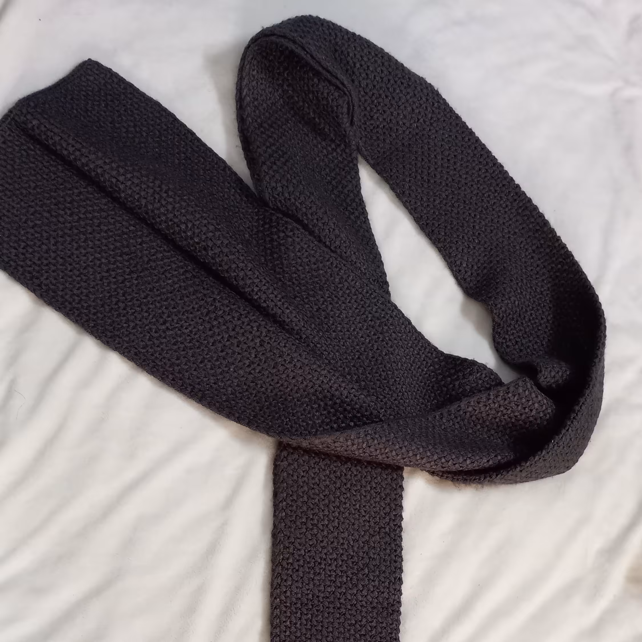 شال دولا  توسی  رنگ  مردانه  و زنانه  مناسب  تمام  سنین    در عرض 21 و طول 2متر