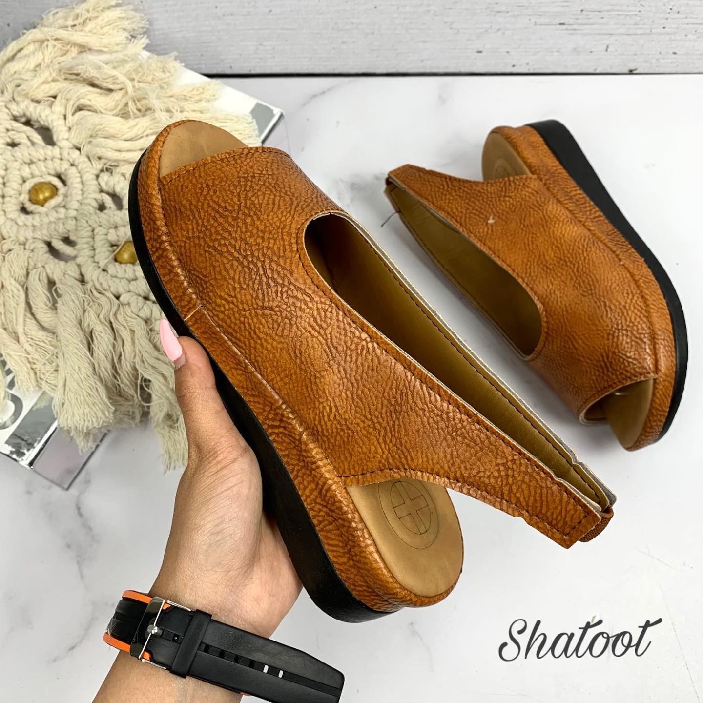 صندل بهاره و تابستانه یثناکفه پیو دارای پد خارپاشنه سایز 37 تا 41 در چهار رنگ جذاب
