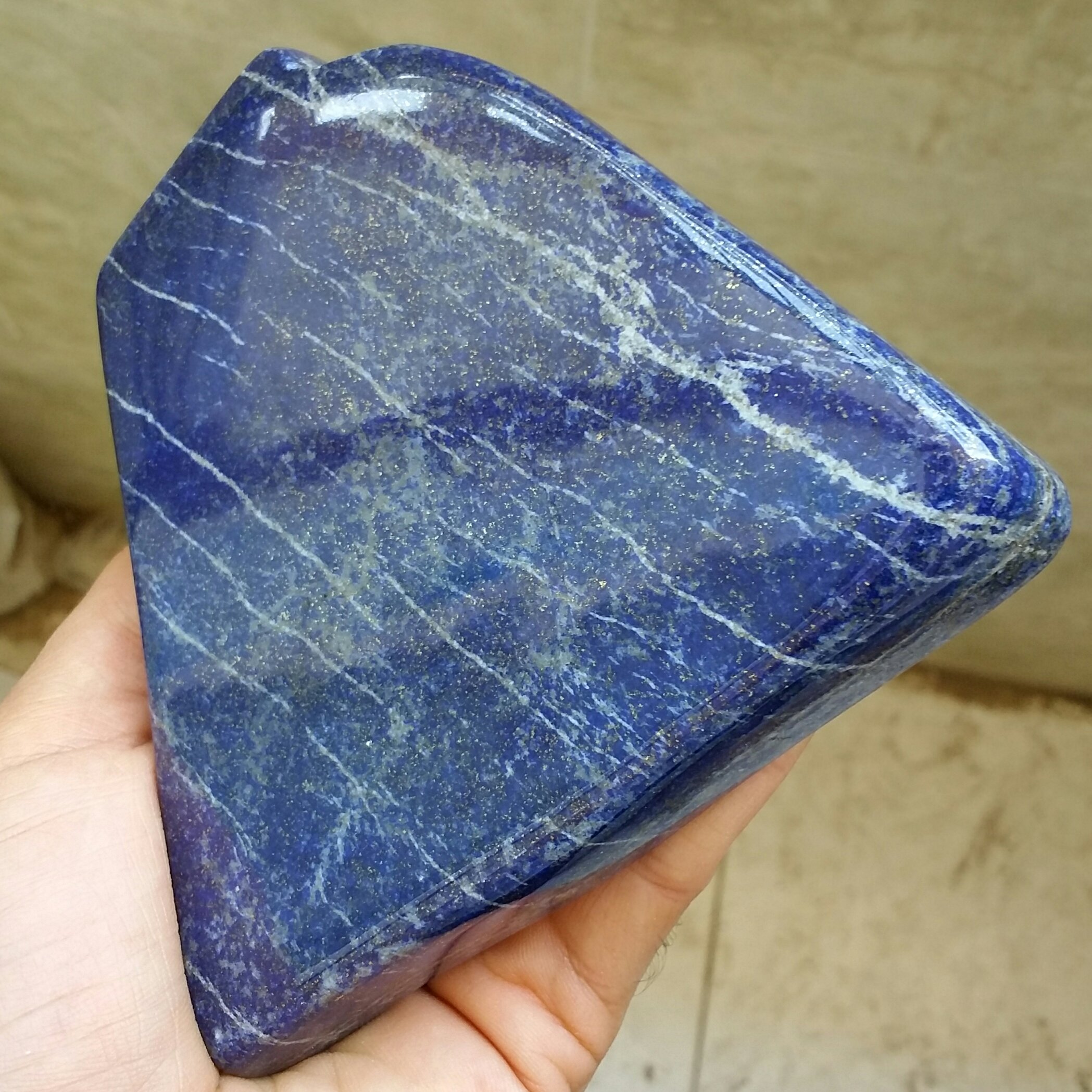 سنگ راف غولپیکر لاجورد پیریت طلایی دار وارداتی از کشور افغانستان اصلی 100درصدطبیعی تمام پولیش شده بدون بهسازی فوق العاده