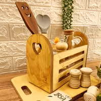 استند چوبی  شیاردار ساده و دسته قلبی
