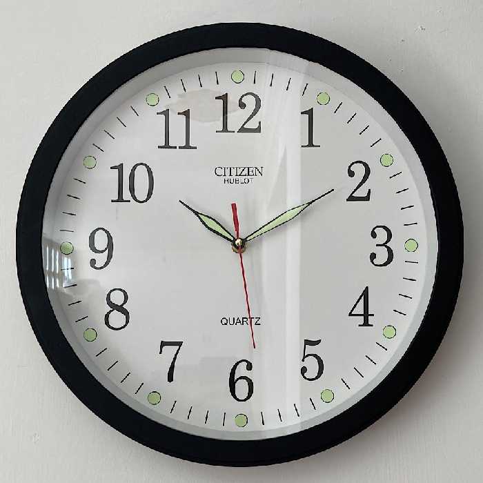 ساعت دیواری سیتیزن قاب پلاستیک فشرده رنگبندی سایز قاب 37 سانتیمتر