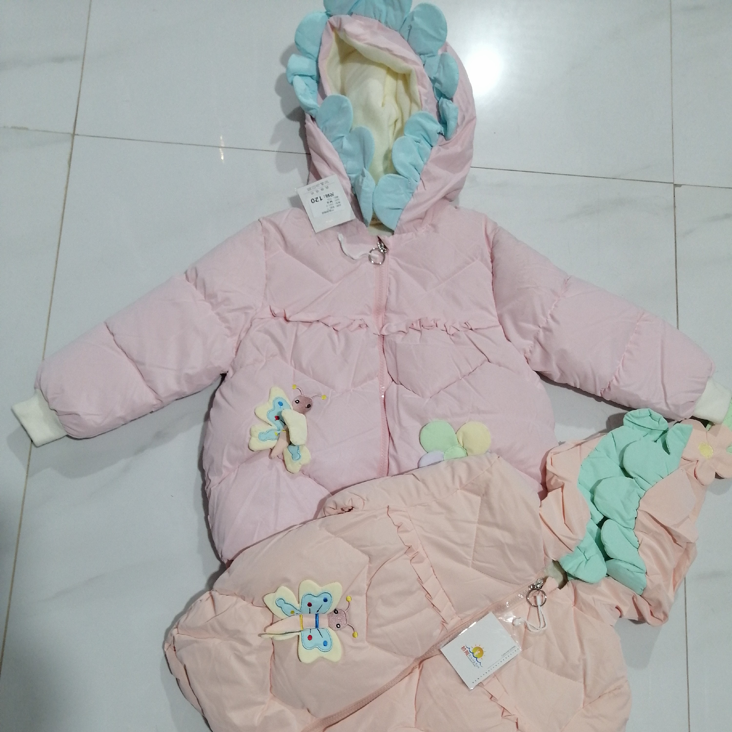 کاپشن گل و پروانه دخترانه