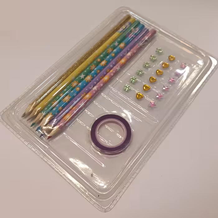 مجموعه مداد رنگی 6 رنگ همراه چسب اکلیلی فانتزی و برچسب نگینی فانتزی