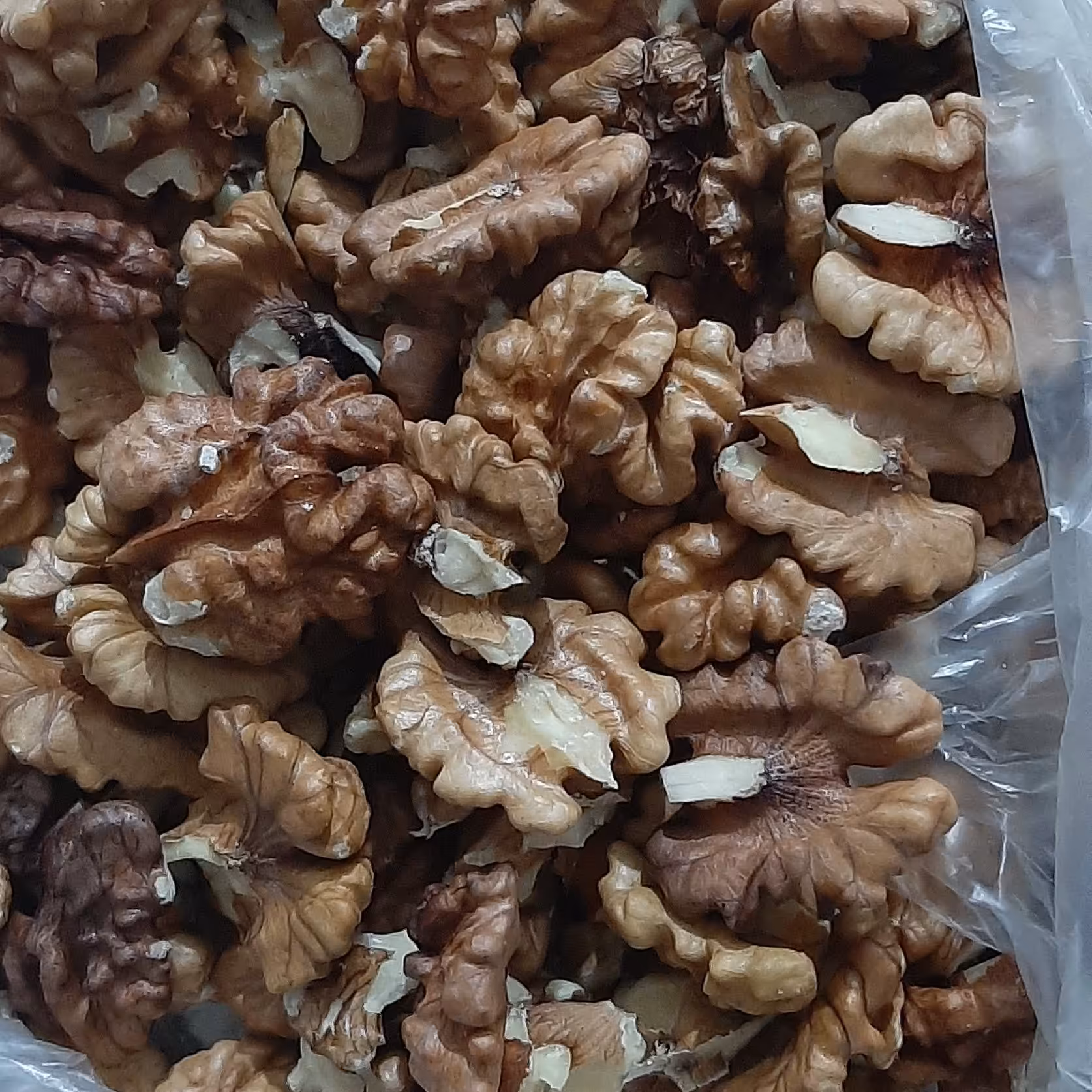 مغز گردو فسنجونی اعلا بدون کپک زده یا سوخته وآشغال پاک شده 