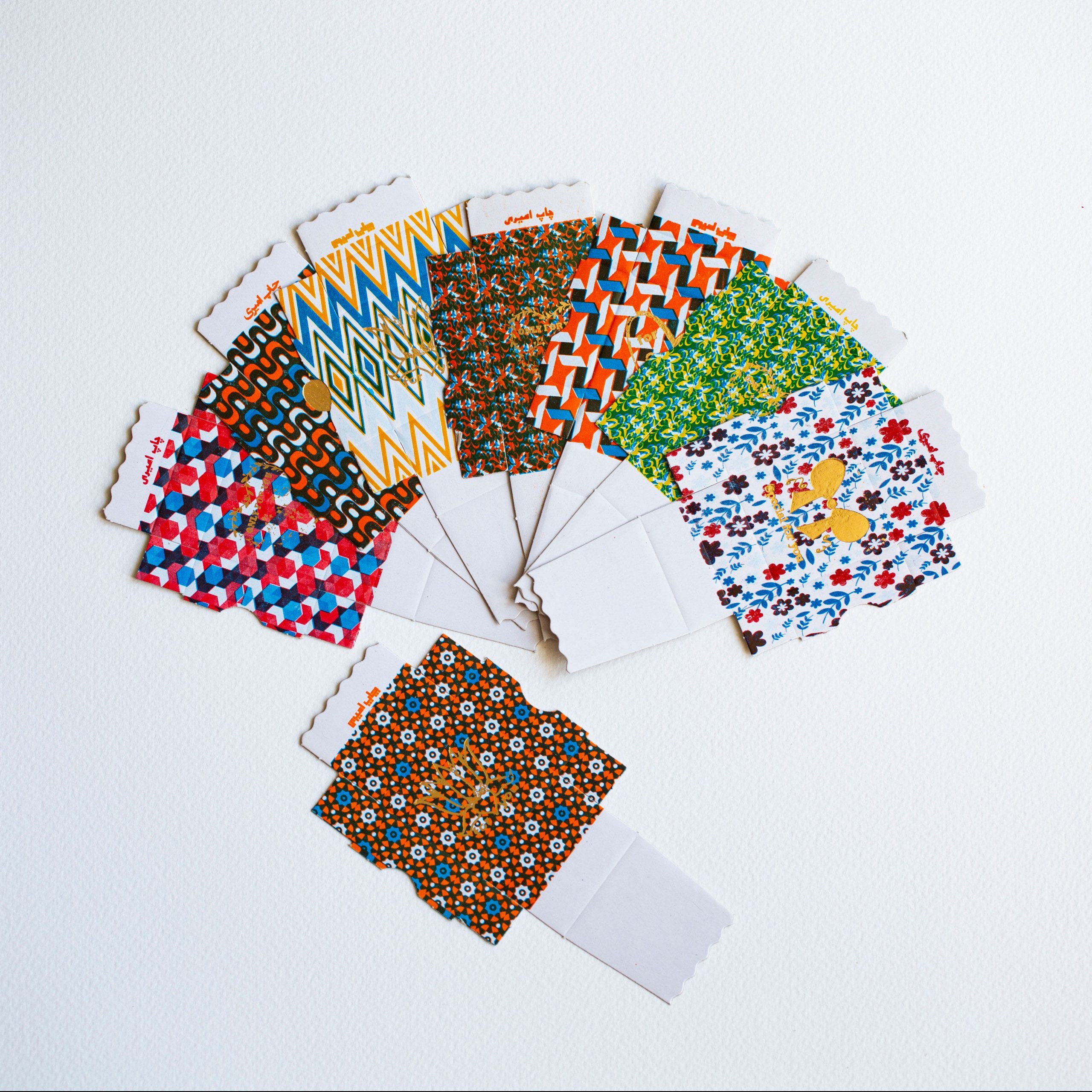 جعبه جواهرات مدل مقوایی باز  کوچک 100 عددی (بسته بندی نشده)