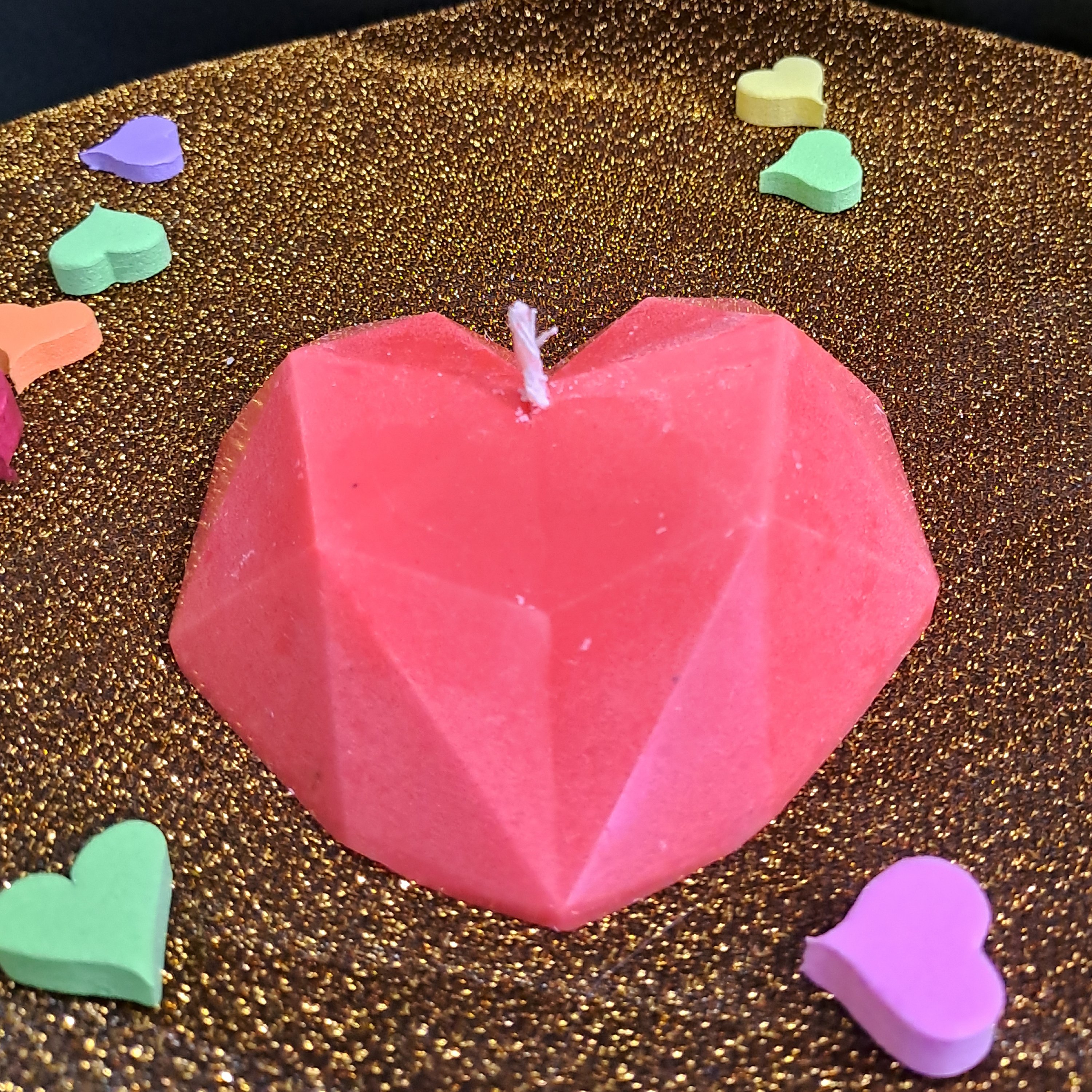 شمع سوپرایز قلبی چند ضلعی.95 گرم . قرمز . دست ساز 