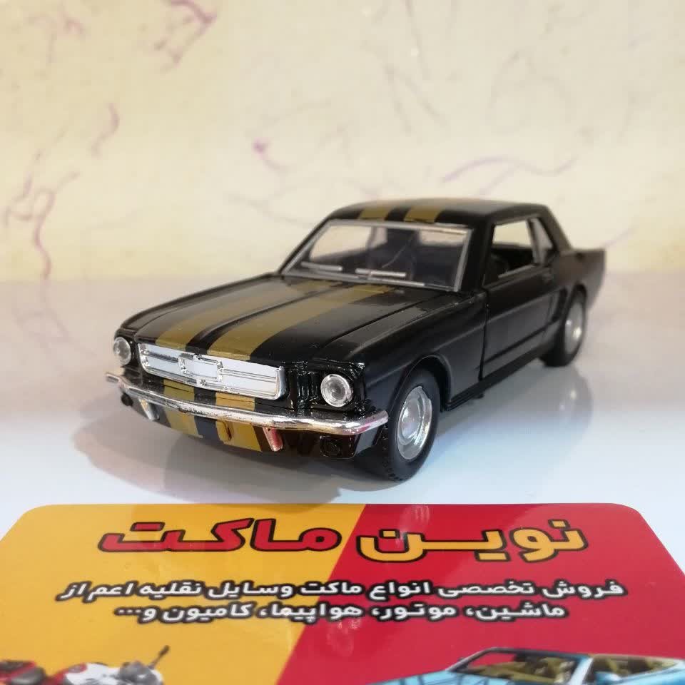 ماشین فلزی فورد موستانگ مشکی به صورت عقبکش دو در باز شو